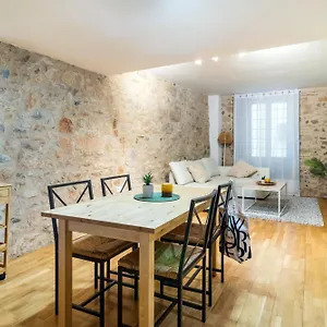 https://holiday-apartment-in-girona.catalonia-hotels.com